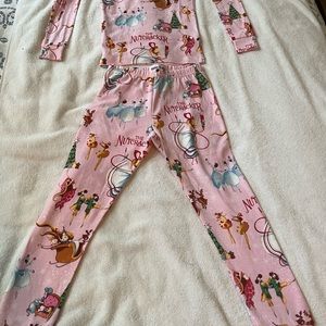 NWT WITH TAGS GIRLS NEVER WORN METROPOLITAN OF ART NUTCRACKER PAJAMAS